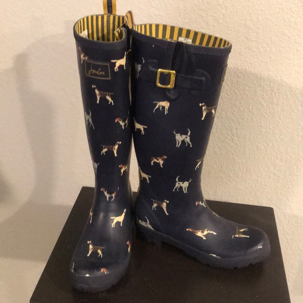 Rain boots